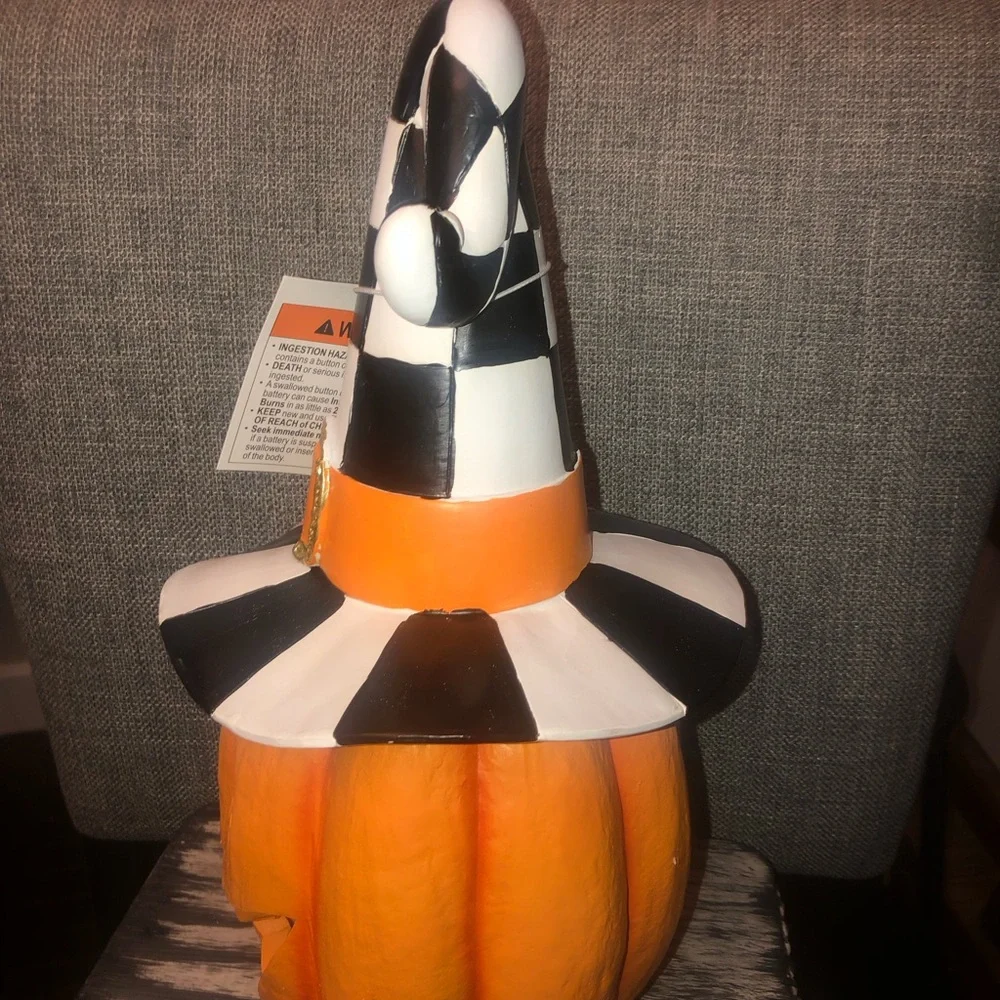 🎃 Checkered Witch Hat Jack-O'-Lantern Pumpkin Decor - light up